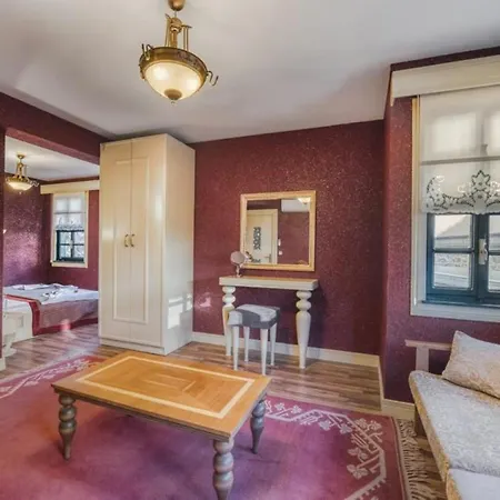 Vibrant Located In The Heart Of Historical Area