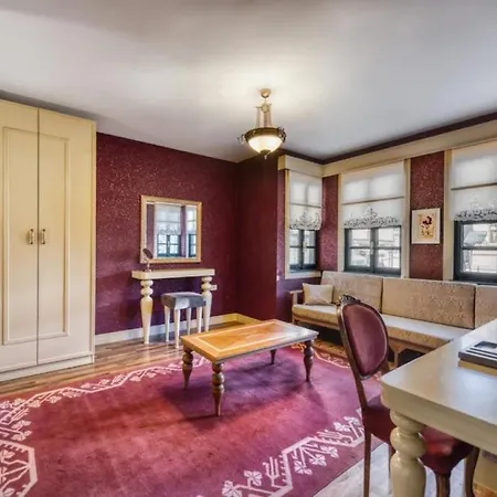 Vibrant Located In The Heart Of Historical Area Antália